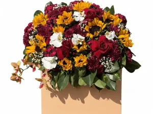 باکس گل آفتابگردان و رز قرمز لاکچری در باکس کرم مناسب هدیه رسمی و خاص